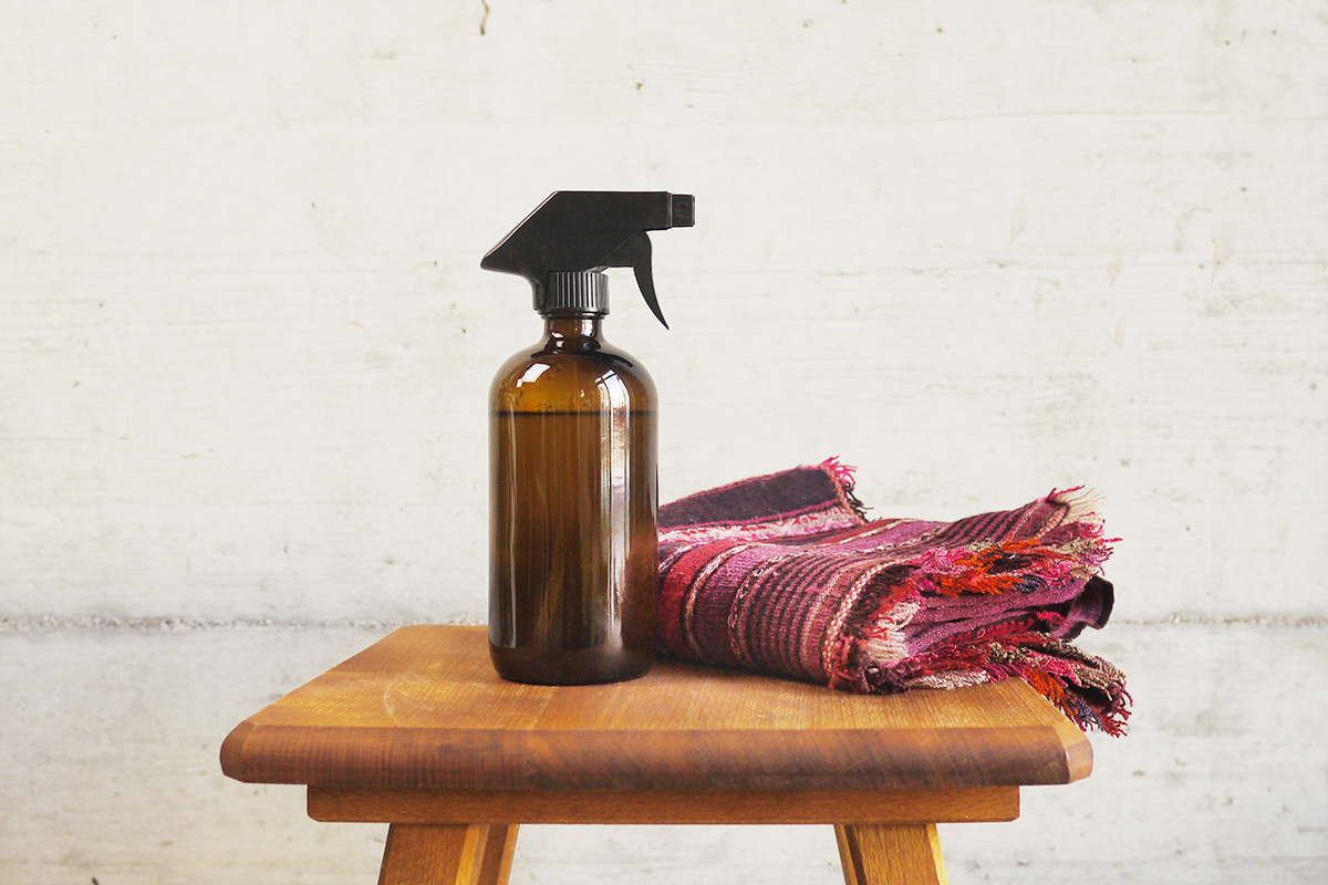 How to make your own yoga mat cleaner